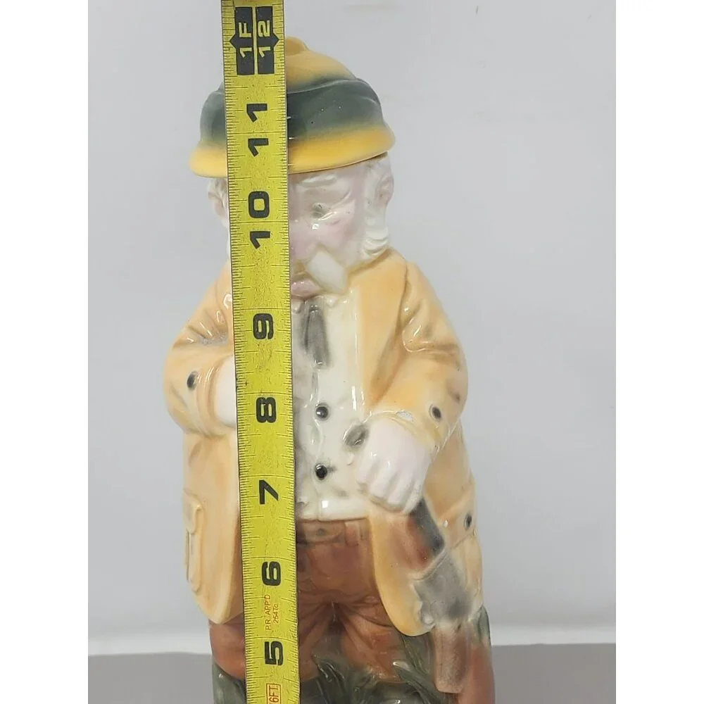 Vintage British Colonial Safari Mouse Hunter Figurine Alberta Ceramic‎ Decanter